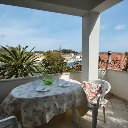 Carmen Apartment Sali