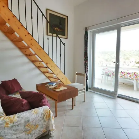 Carmen Apartment *