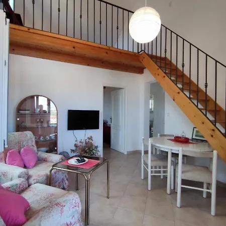 Carmen Apartment *