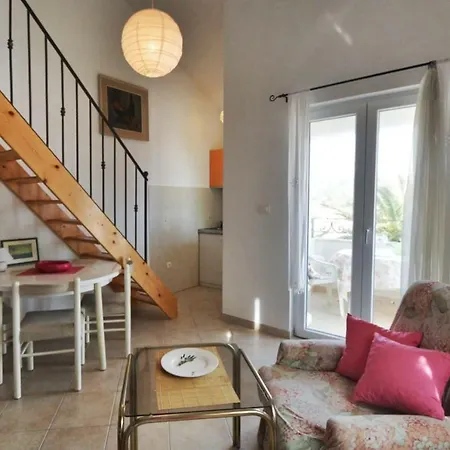 Carmen Apartment *