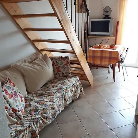 Carmen Apartment *