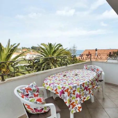 Apartment Carmen *