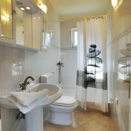 Carmen Apartment