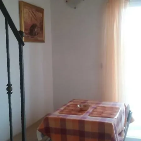 Carmen Apartman Sali