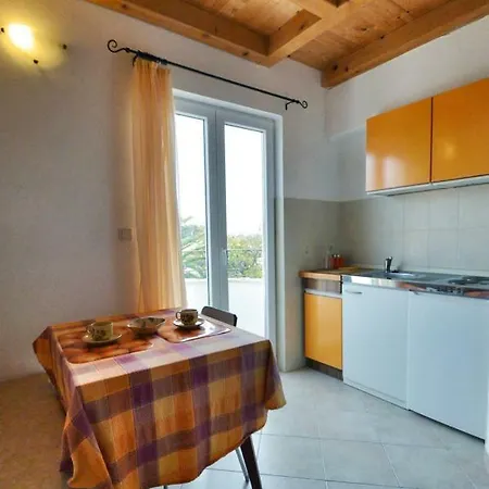 Apartment Carmen *