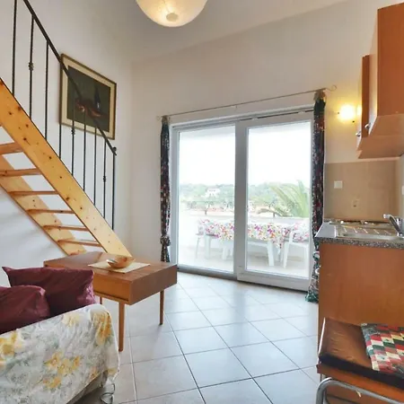 Carmen Apartment *
